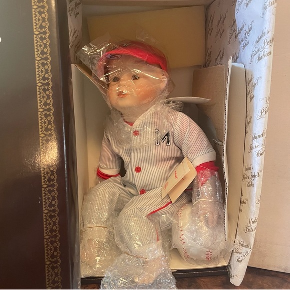 “MICHAEL” BASEBALL PLAYER PORCELAIN DOLL YOLANDA’S PICTURE PERFECT BABIES - Picture 5 of 7
